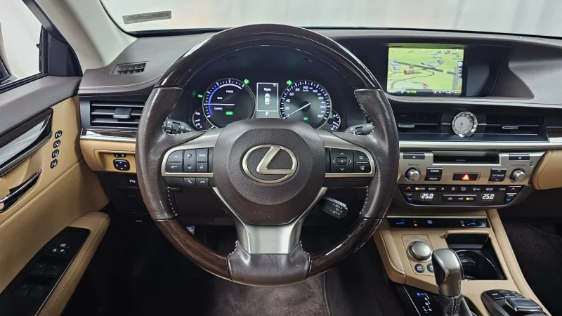 Lexus ES300h