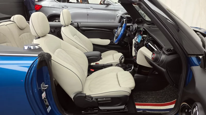 MINI Cooper Convertible