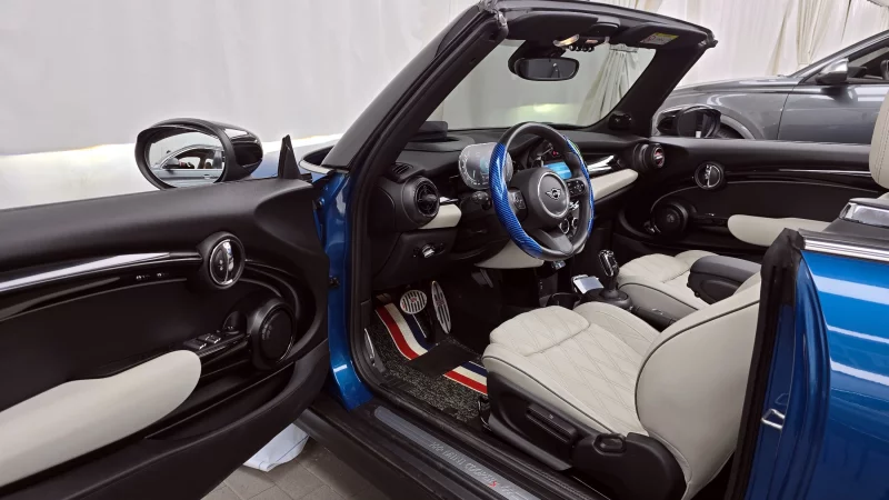 MINI Cooper Convertible