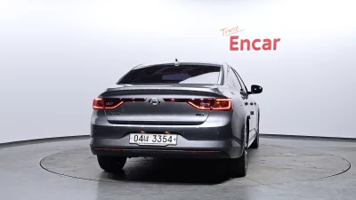 Renault SM6