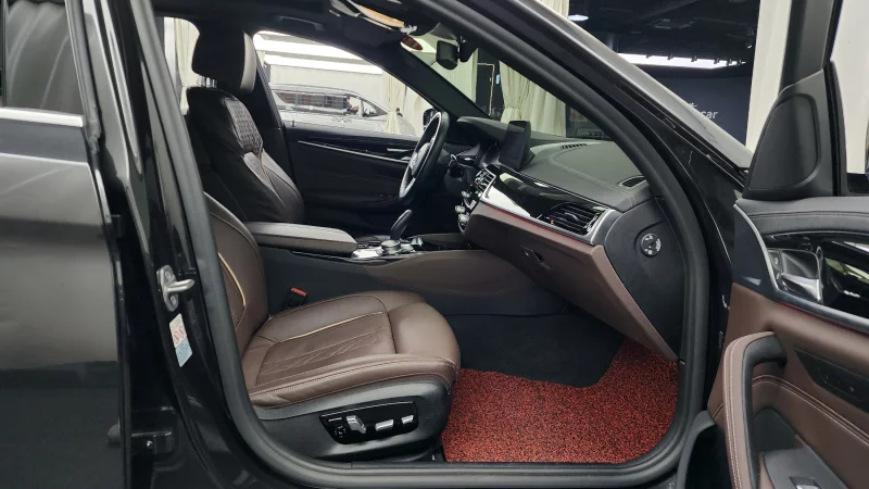 BMW 5-Series