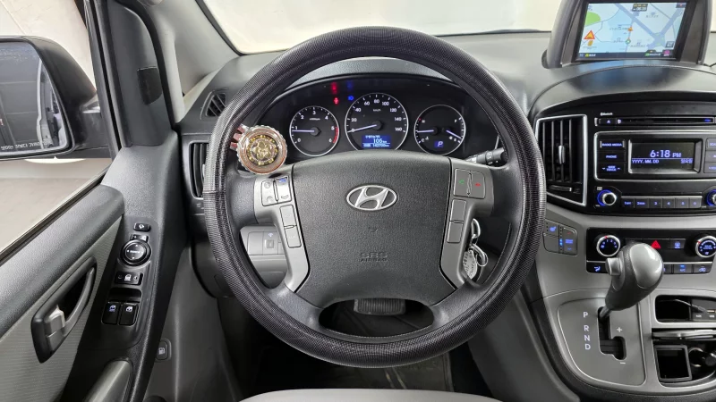 Hyundai Grand Starex