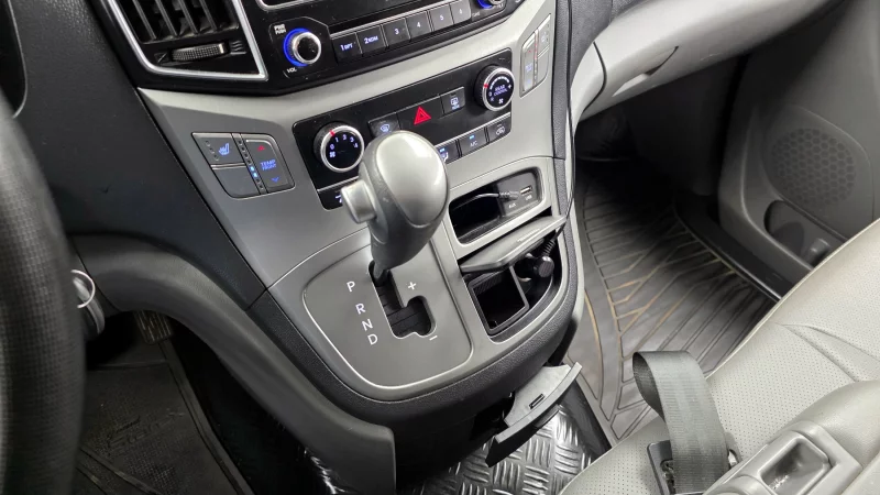 Hyundai Grand Starex