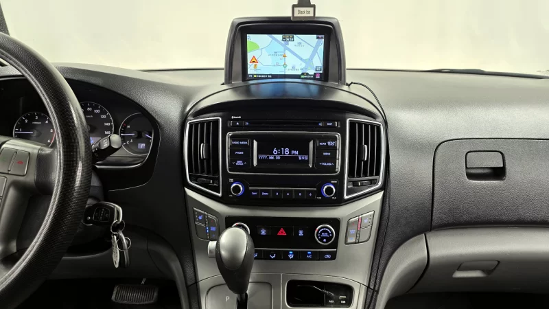 Hyundai Grand Starex