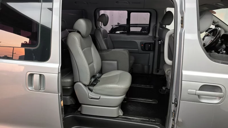 Hyundai Grand Starex