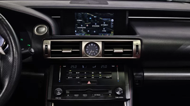 Lexus IS250