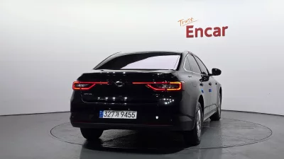 Renault SM6