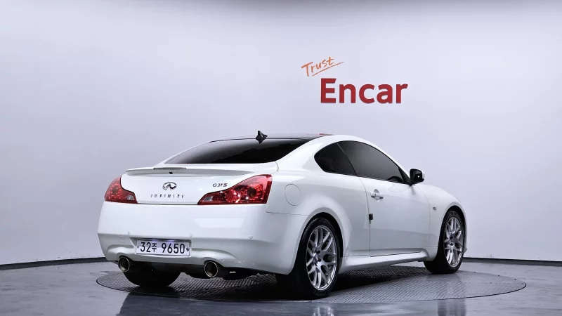 Infiniti G37
