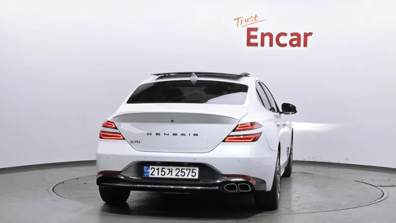 Genesis G70