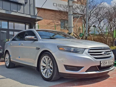 Ford TAURUS