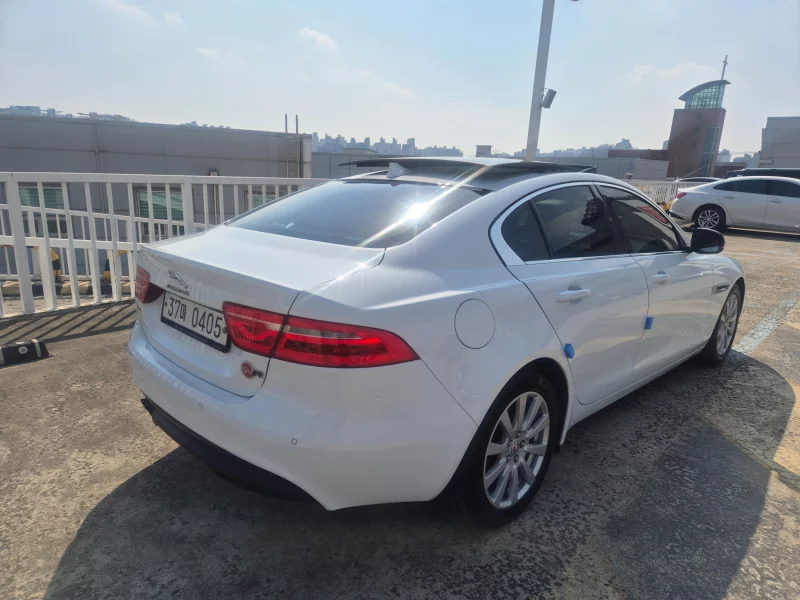 Jaguar XE