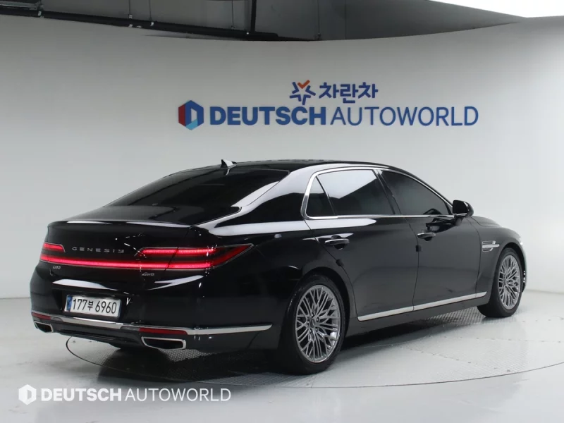 Genesis G90