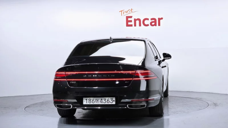 Genesis G90