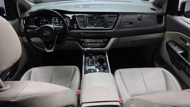 Kia Carnival