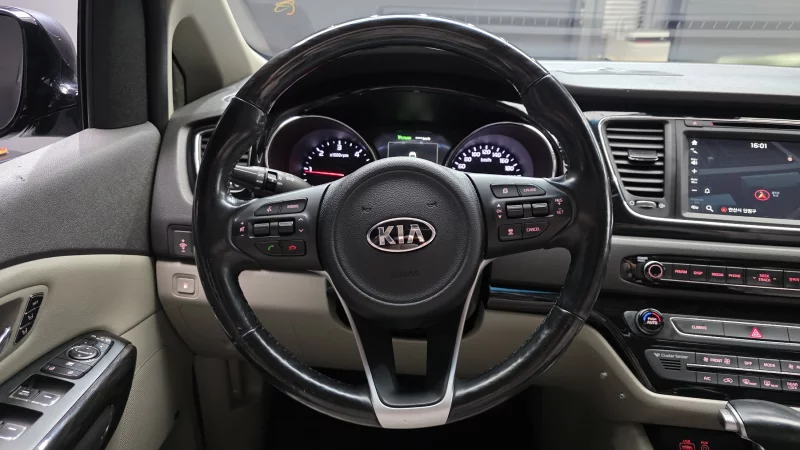 Kia Carnival
