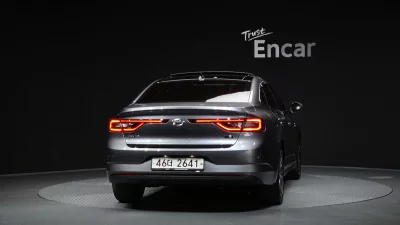 Renault SM6