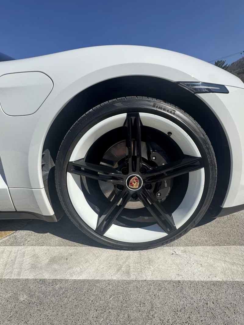 Porsche Taycan