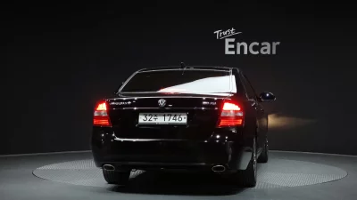 SsangYong Chairman W