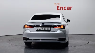 Lexus ES300h