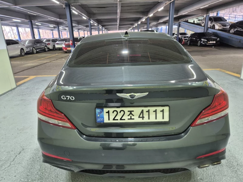 Genesis G70