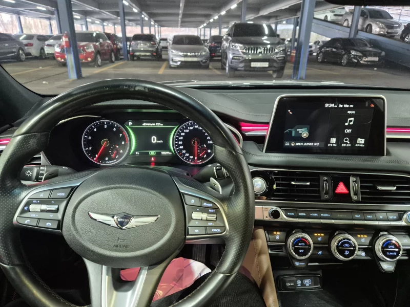 Genesis G70
