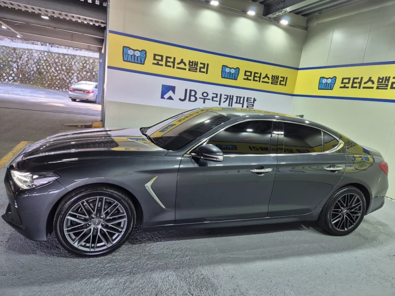 Genesis G70