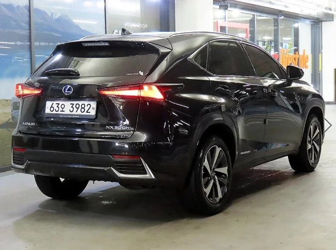 Lexus NX300h