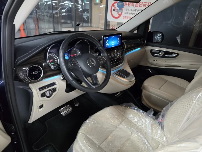 Mercedes-Benz V-Class