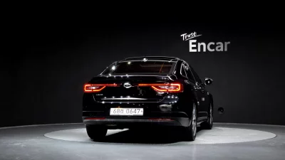 Renault SM6