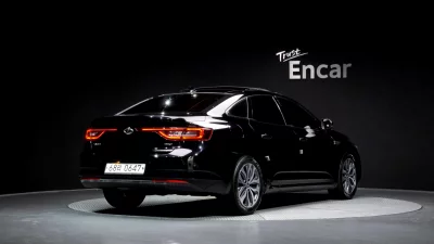 Renault SM6