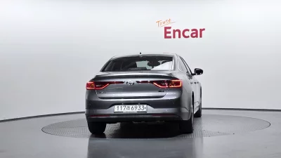 Renault SM6