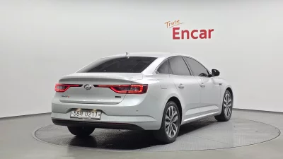 Renault SM6