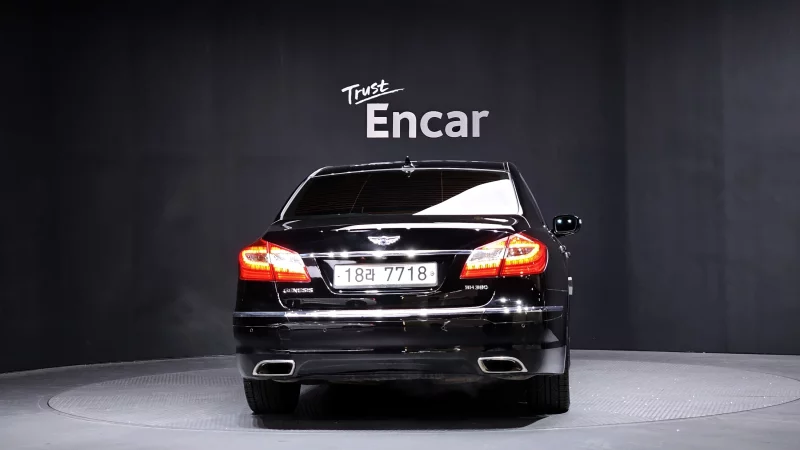 Hyundai Genesis