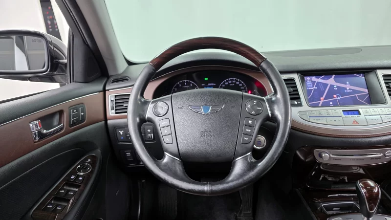 Hyundai Genesis