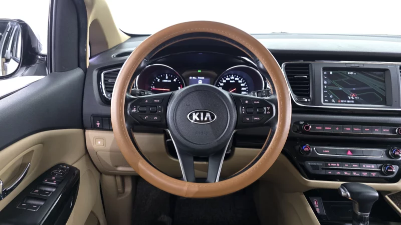 Kia Carnival