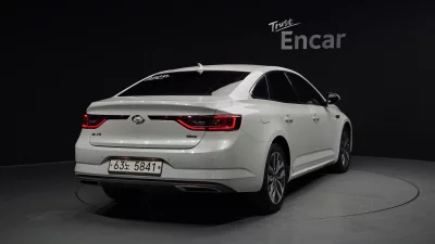 Renault SM6