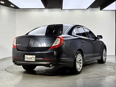 Lincoln MKS