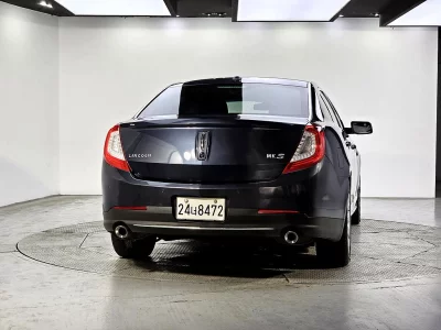 Lincoln MKS