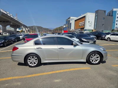 Hyundai Genesis