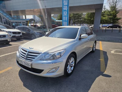 Hyundai Genesis