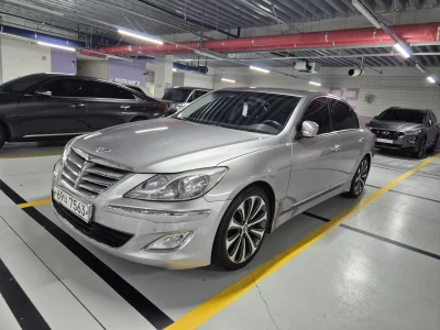Hyundai Genesis