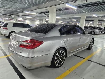 Hyundai Genesis