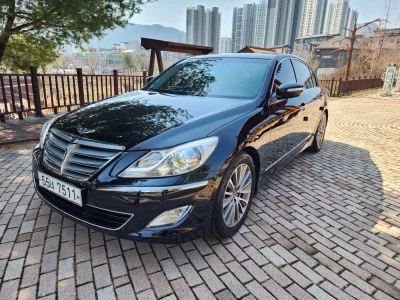 Hyundai Genesis