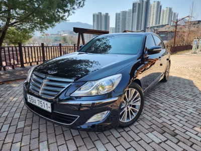 Hyundai Genesis