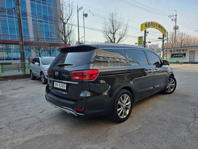 Kia Carnival