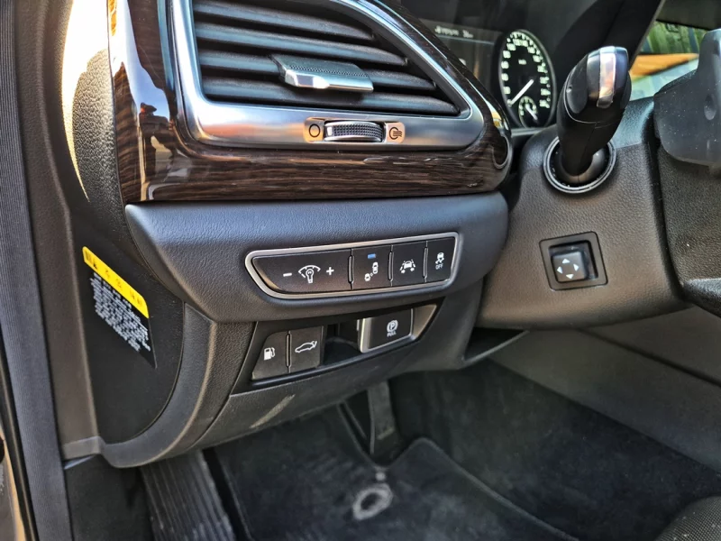 Genesis EQ900
