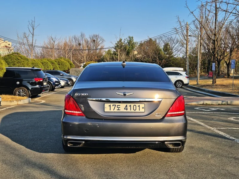 Genesis EQ900