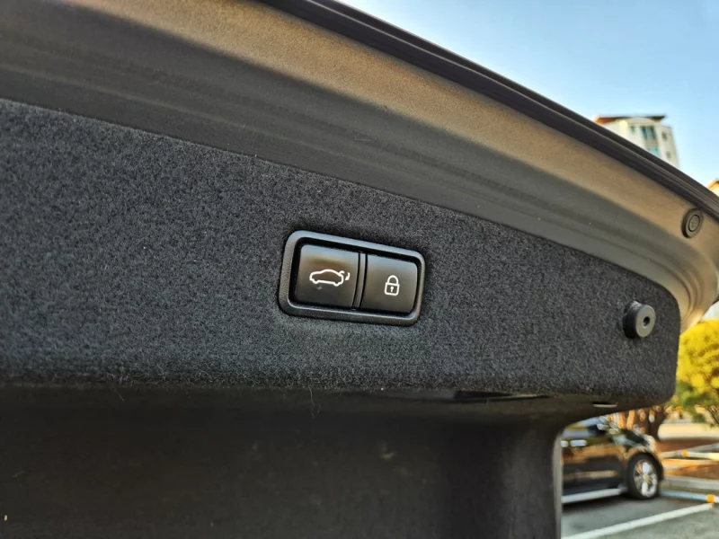 Genesis EQ900