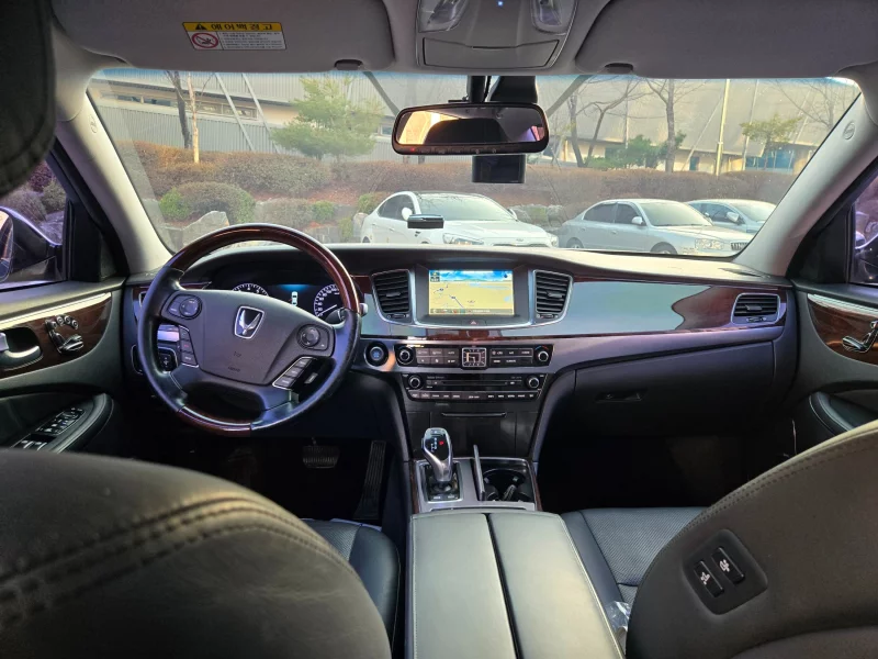 Hyundai Equus