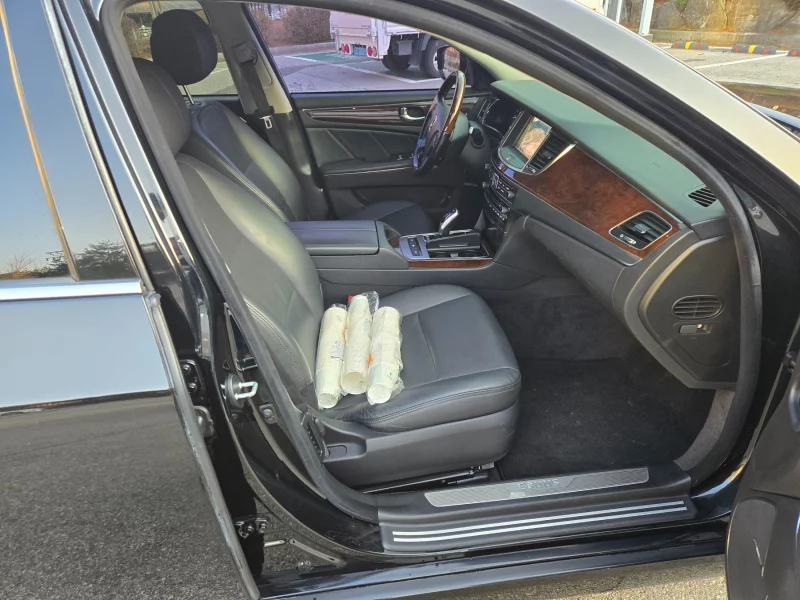 Hyundai Equus